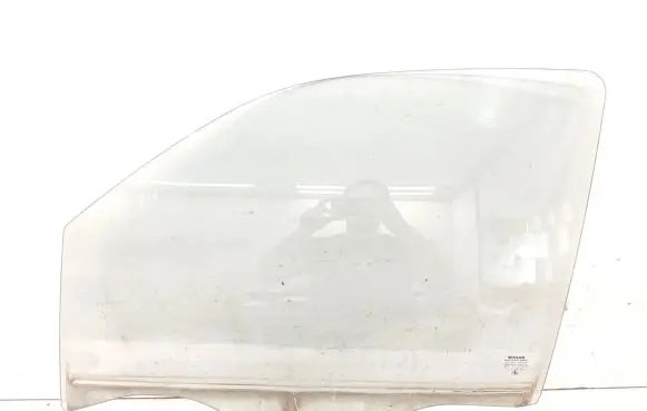 Nissan Pathfinder R51 Front door window glass four-door 43R000016 M75 AS2