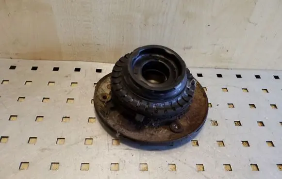 Land Rover Freelander 2 - LR2 Front upper strut mount 