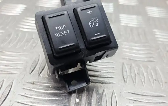 Nissan Navara D23 Cruise control switch 