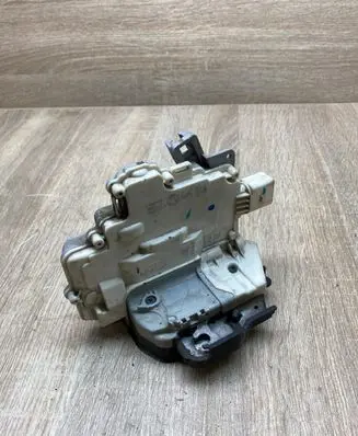 Audi A3 S3 8P Rear door lock 4F0839016
