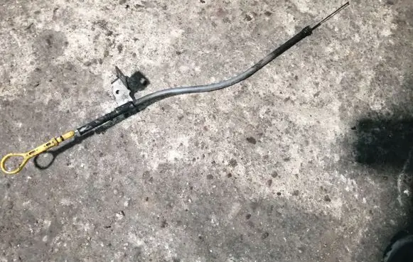 Mazda 6 Oil level dip stick 