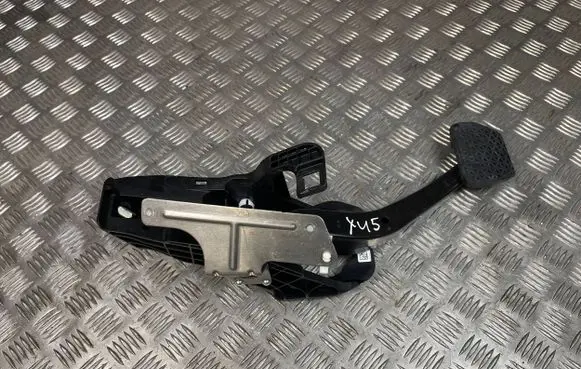 BMW i4 Brake pedal 6891116 689111601