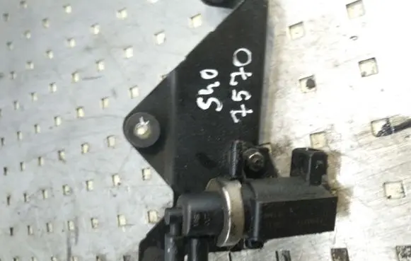 Volvo S40, V40 Turbo solenoid valve 72190344