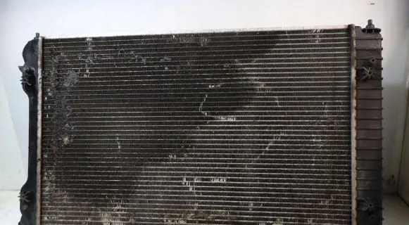 Audi A4 S4 B7 8E 8H Coolant radiator