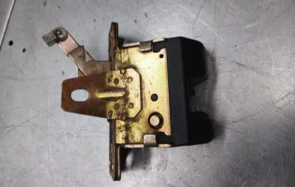 Opel Astra G Tailgate/trunk/boot lock/catch/latch