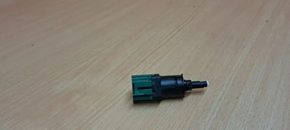 Citroen DS5 Brake pedal sensor switch 9670430580