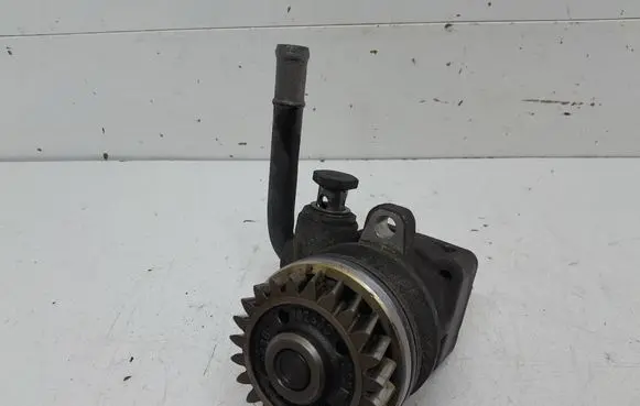 Volkswagen Transporter - Caravelle T5 Power steering pump 7E0422153