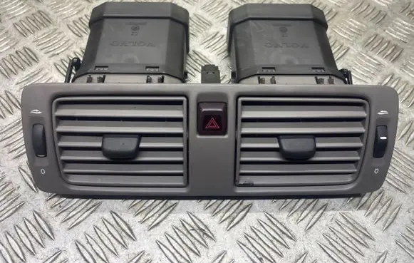 Volvo S40 Dash center air vent grill Y01144 Y01145
