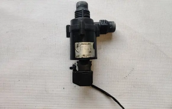 BMW 5 E39 Electric auxiliary coolant/water pump 70207810