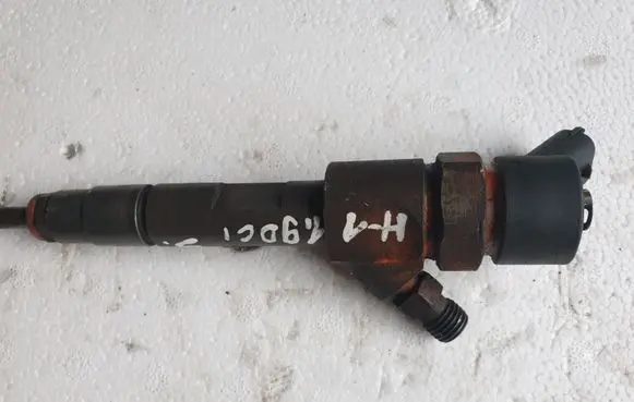 Renault Megane II Fuel injector 0445110021 7700111014