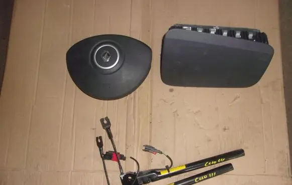 Renault Clio III Airbag set 