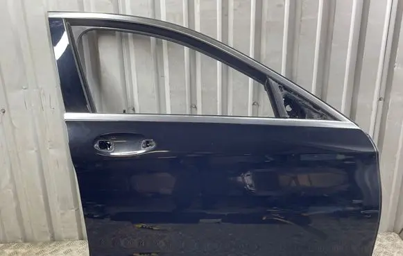 Mercedes-Benz C W205 Front door 