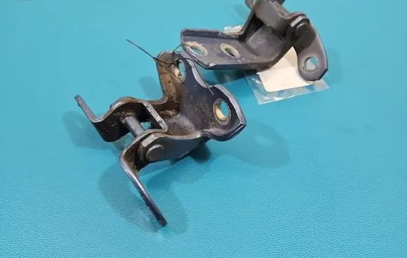 Rear door hinge set