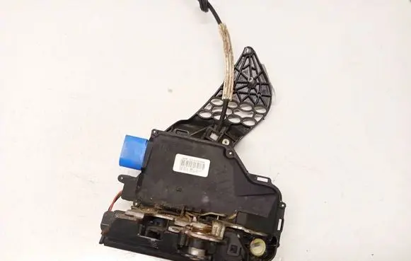 Volkswagen Caddy Front door lock 3D1837015AB