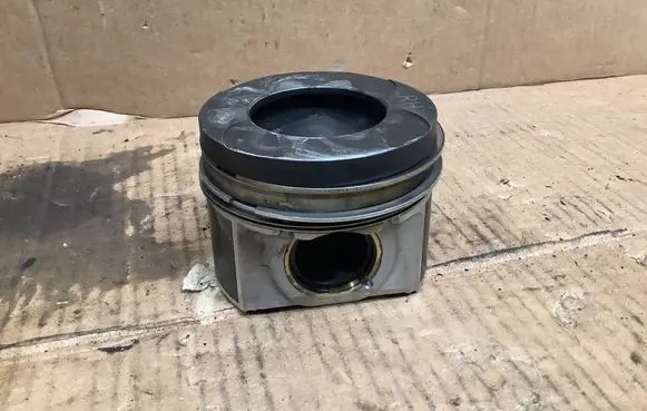 Subaru Legacy Piston 