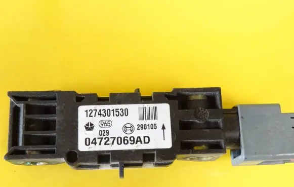 Chrysler Voyager Airbag deployment crash/impact sensor 04727069AD