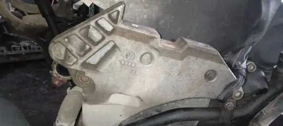 Volkswagen PASSAT CC Engine mounting bracket 03L199207