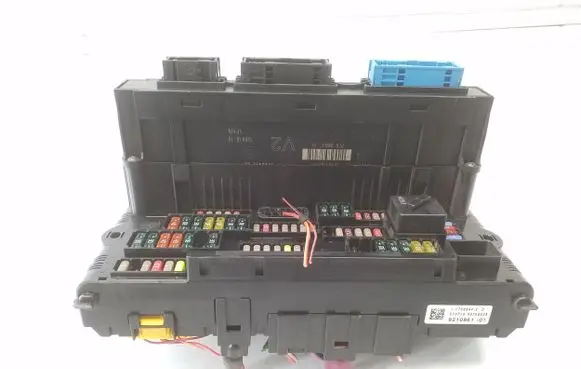 BMW 5 F10 F11 Fuse module 921086101