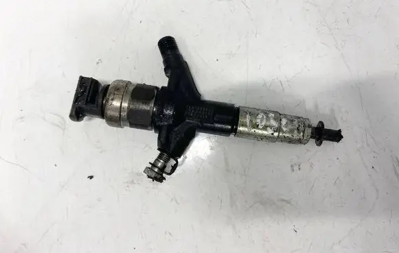 Fuel injector