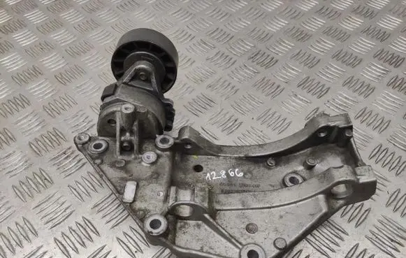 Citroen C4 I Picasso Generator/alternator bracket 9682367380