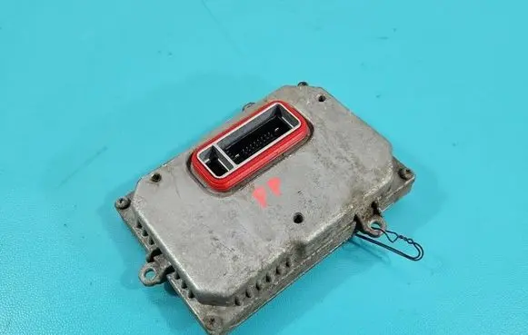 Volkswagen PASSAT CC Headlight ballast module Xenon 1307329120 IMPRK1542974