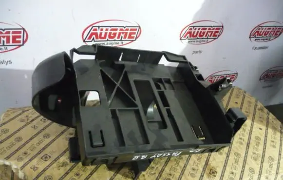 Volkswagen PASSAT B8 Relay mounting block 3Q1941395