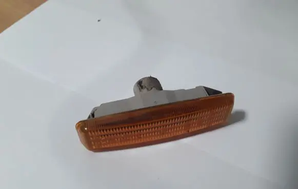 BMW 5 E39 Front fender indicator light 8360589