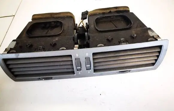 BMW 7 E65 E66 Dash center air vent grill 642282235990