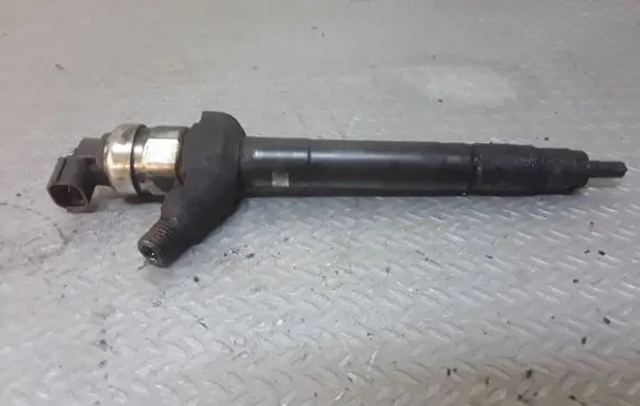 Fuel injector
