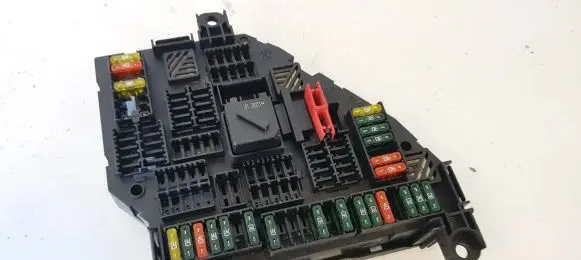 BMW 5 GT F07 Fuse box set 016704991E 0-1670499-1E