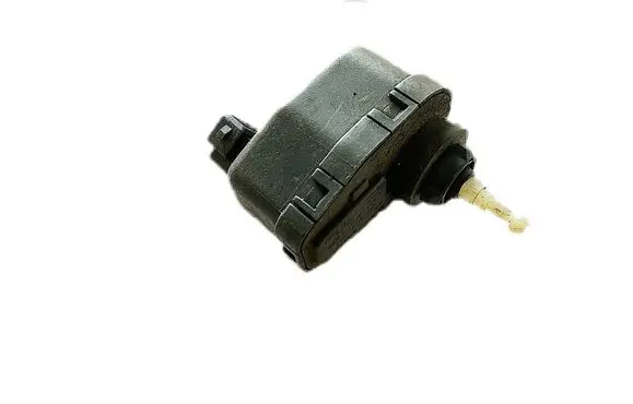 Headlight level adjustment motor