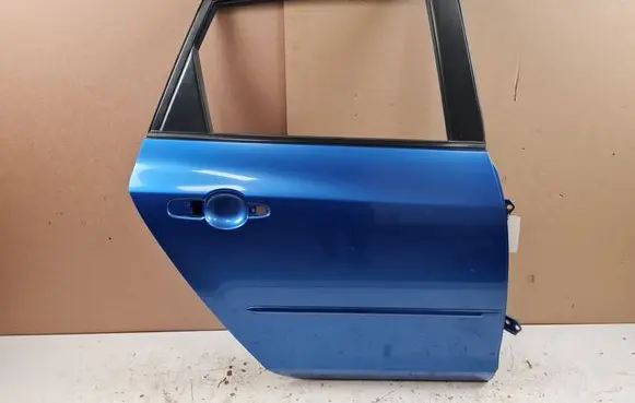 Mazda 3 I Rear door
