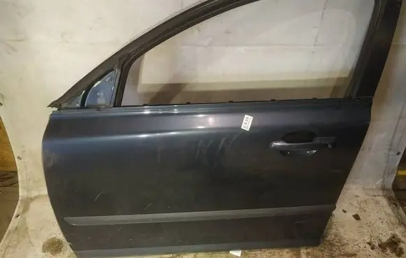 Volvo V50 Front door melynos