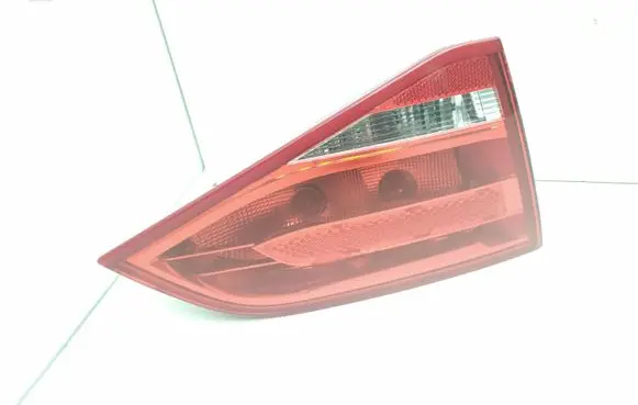 Tailgate rear/tail lights
