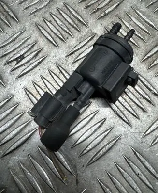 Mercedes-Benz E A207 Turbo solenoid valve 0025407097 48B43525002