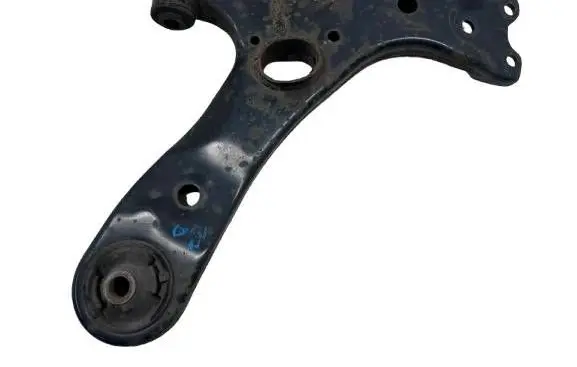 Toyota Avensis T270 Front control arm