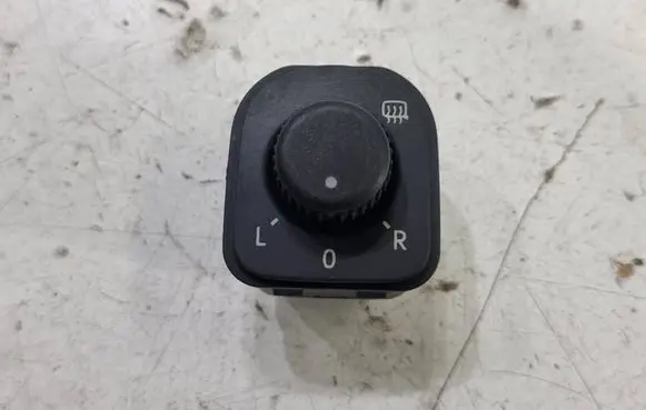 Volkswagen Golf V Wing mirror switch 1K0959565K 097901S