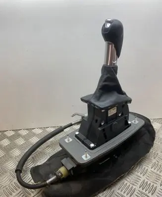 Porsche Macan (95B) Gear shifter/selector 95B713041D 575613