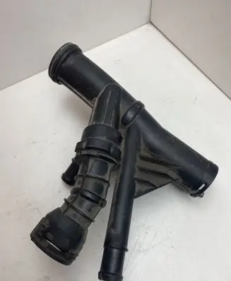 Audi A6 C7 Engine coolant pipe/hose 04L121026
