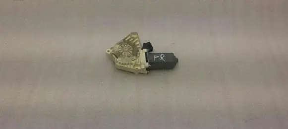 Mercedes-Benz S W221 Front door window regulator motor A2218202842