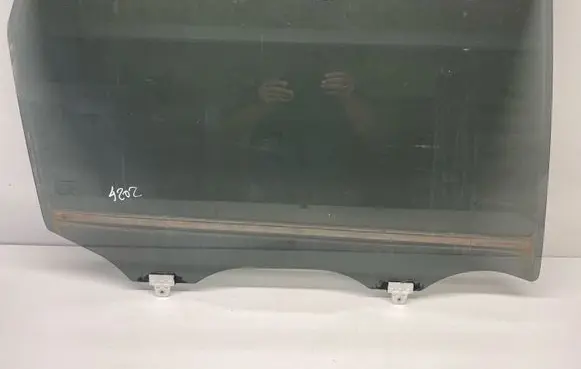 Nissan X-Trail T32 Rear door window glass