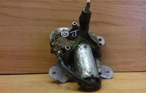 Nissan Terrano Rear window wiper motor