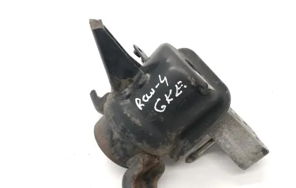 Toyota RAV 4 (XA30) Engine mount bracket