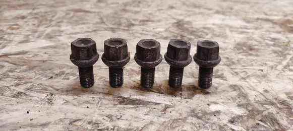 Mercedes-Benz SL R107 Nuts/bolts 