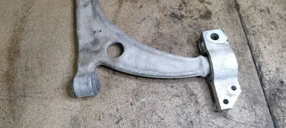 Volkswagen PASSAT B6 Front lower control arm/wishbone 3C0407153B