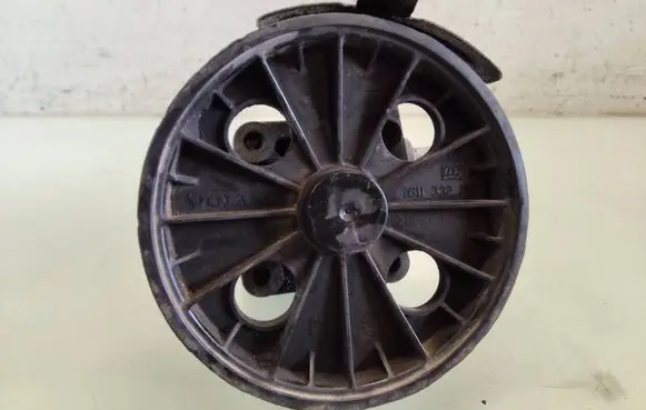 Volvo XC70 Power steering pump 7611332112