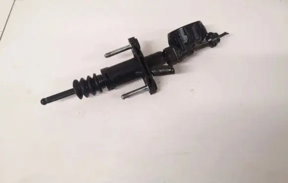 Opel Vectra C Clutch master cylinder 24412670