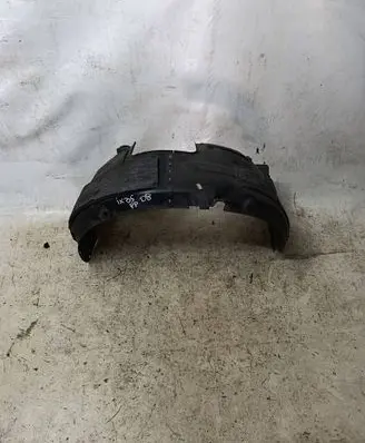 Front wheel arch liner splash guards
