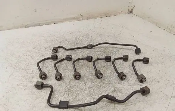 Fuel injector supply line/pipe