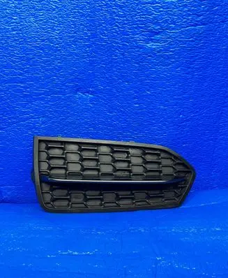BMW 2 F22 F23 Front bumper lower grill 5111